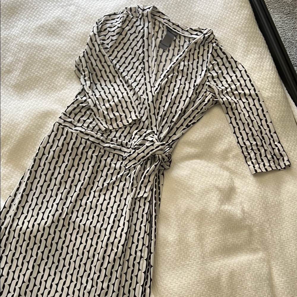 Bisou Bisou Geometric Black and White Patterned Wrap Dress